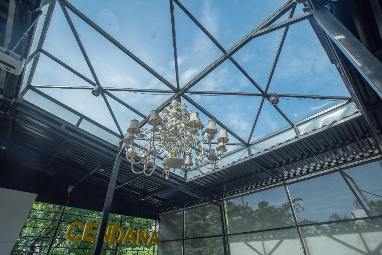 Royal Regantris Cendana Hotel Surabaya Exterior photo